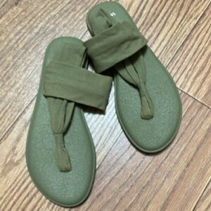 Guess Cholitas Verde Militar T/8